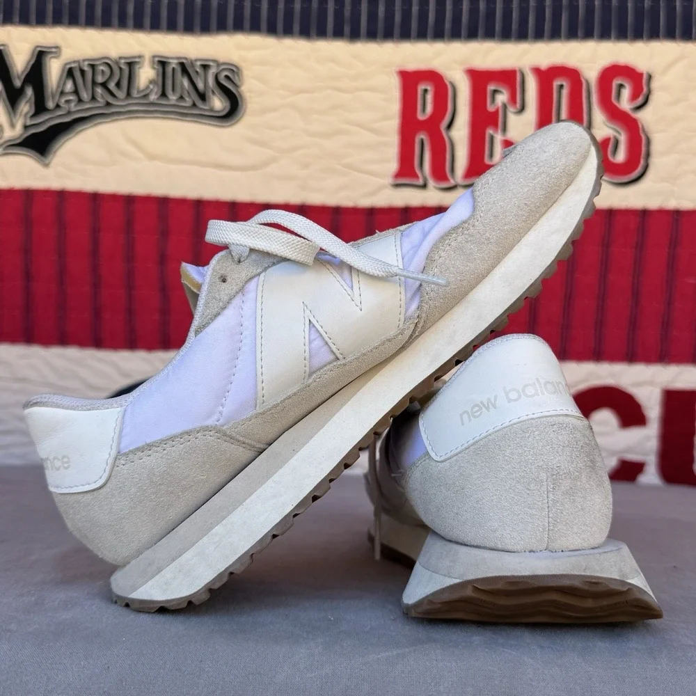 Size‎ W10/M8.5 - New Balance 237 Sneaker White And Gray Retro Classic, GUC